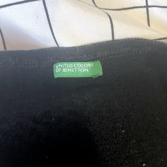 Cropped black tank top - Picture 3 of 3